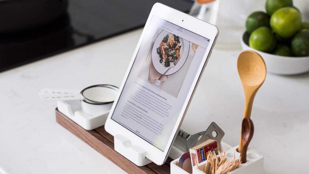 iPadにレシピを表示しての調理