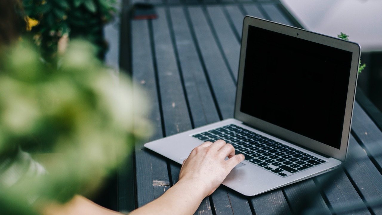 外出先で便利なMacBook Air